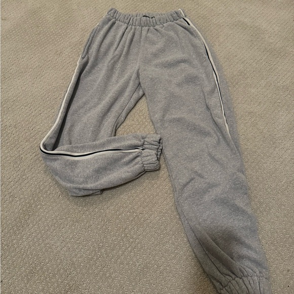 Brandy Melville Rosa Sweatpants - Picture 1 of 4